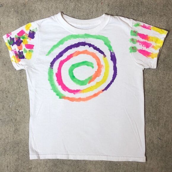 Adorable Vintage 2000’s Hand-Painted T-Shirt | M - Picture 1 of 7